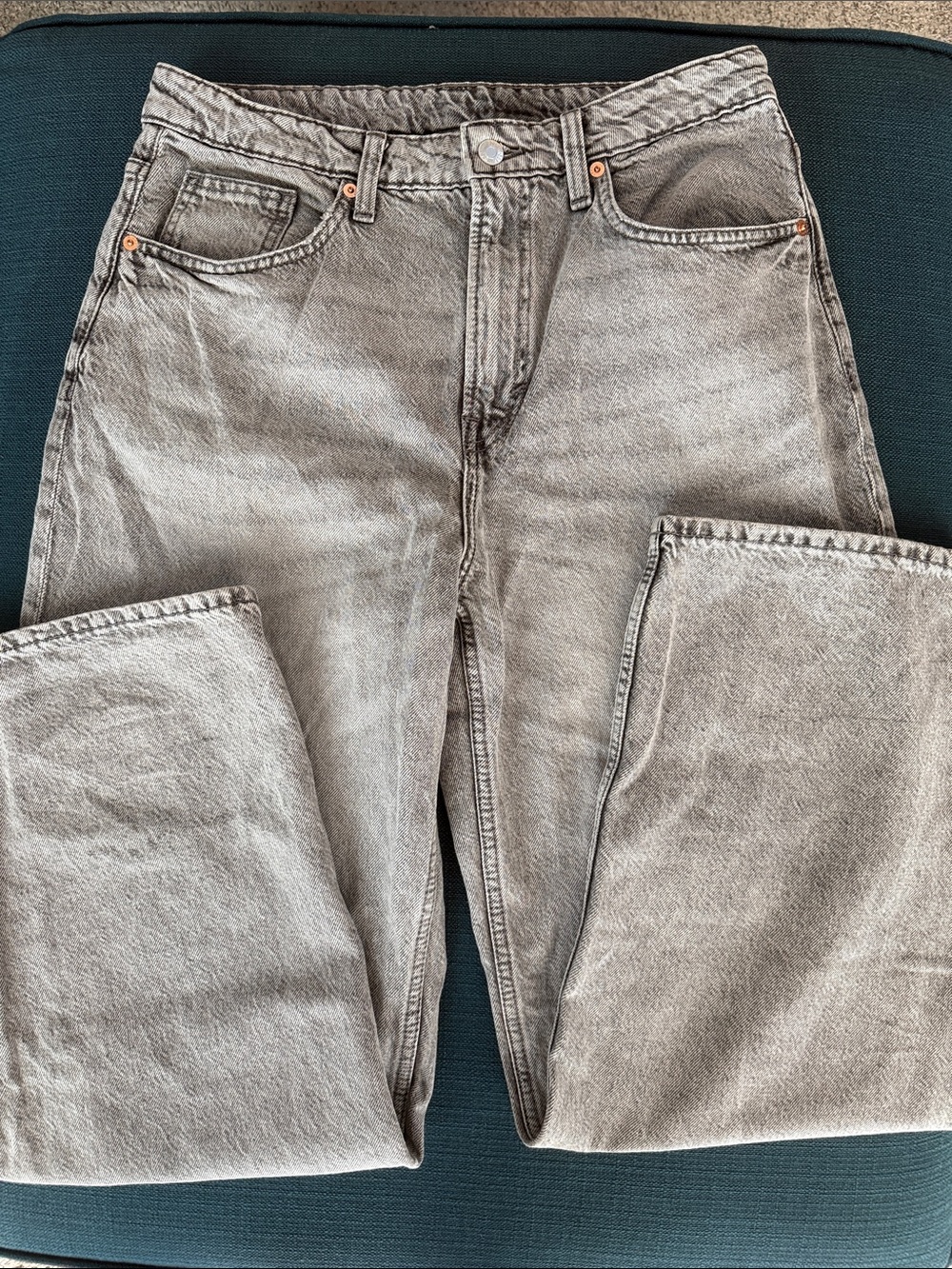 Ultra Wide Baggy Gray Wash Jeans